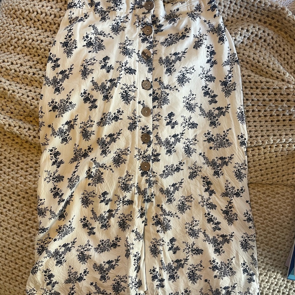 Japna skirt size small